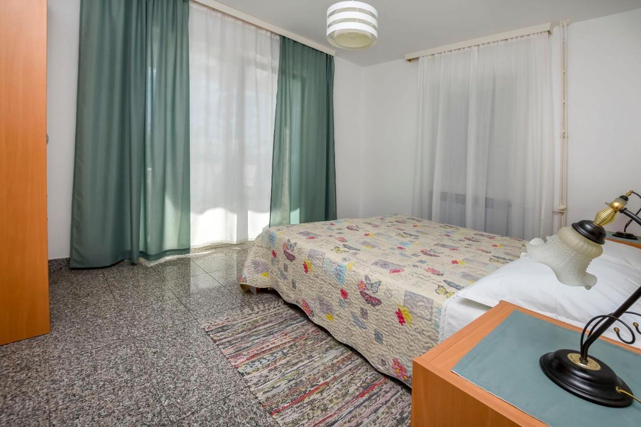 Apartmani Dajana Primosten Bagian luar foto