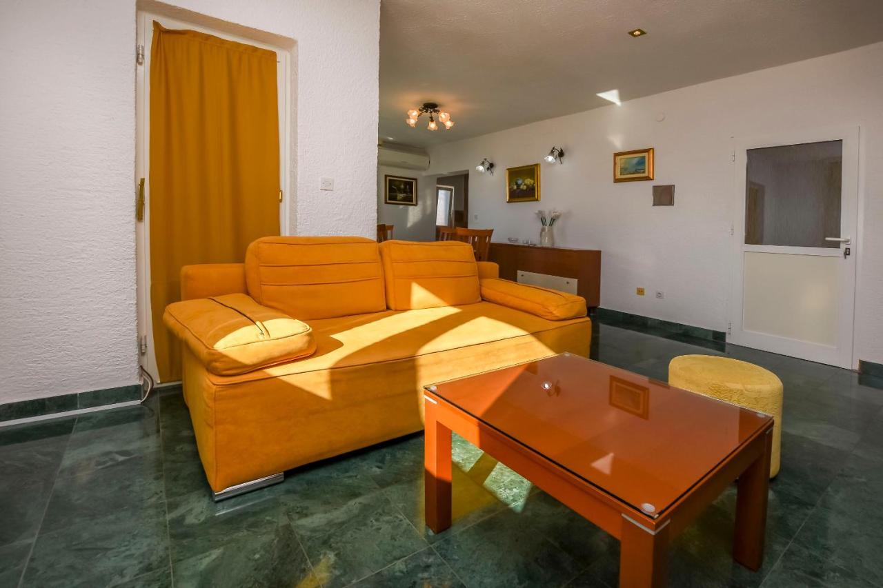 Apartmani Dajana Primosten Bagian luar foto