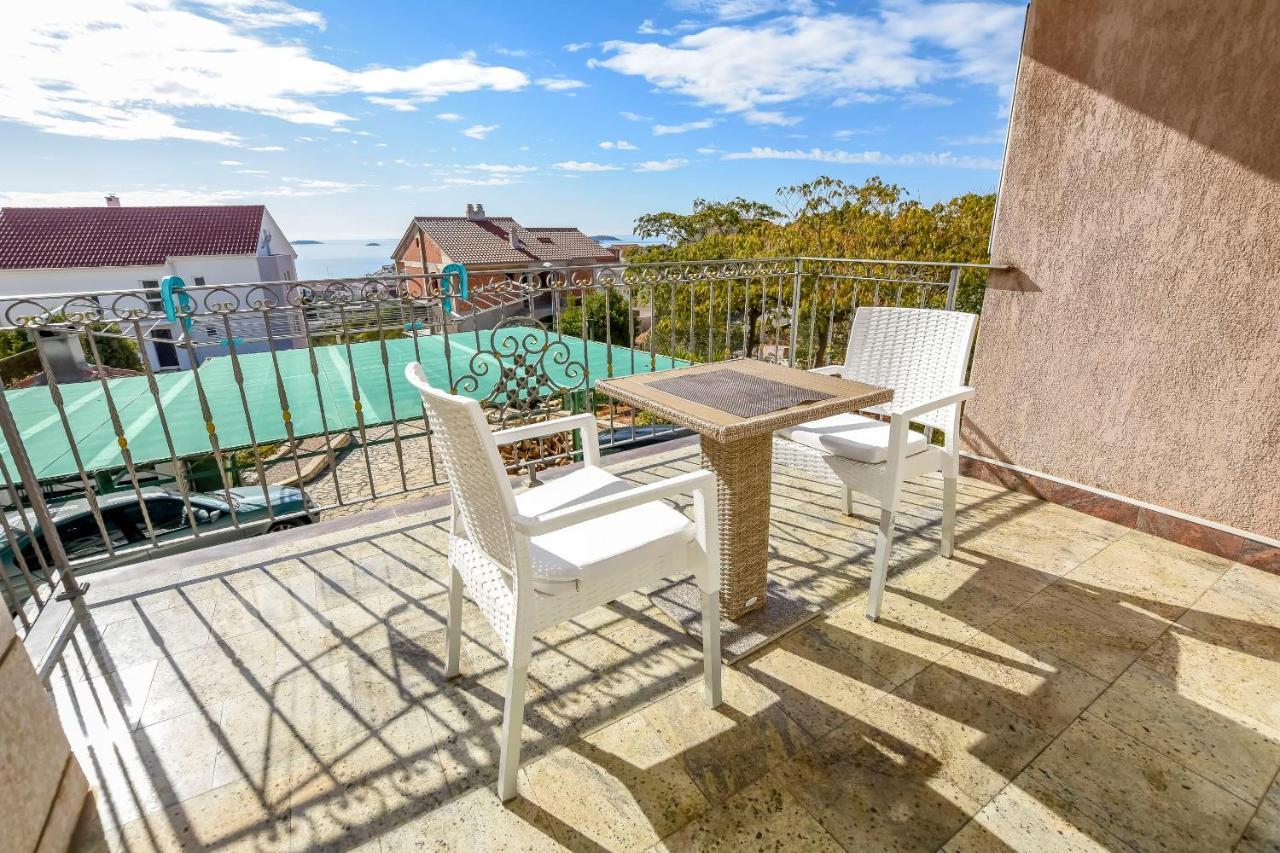 Apartmani Dajana Primosten Bagian luar foto
