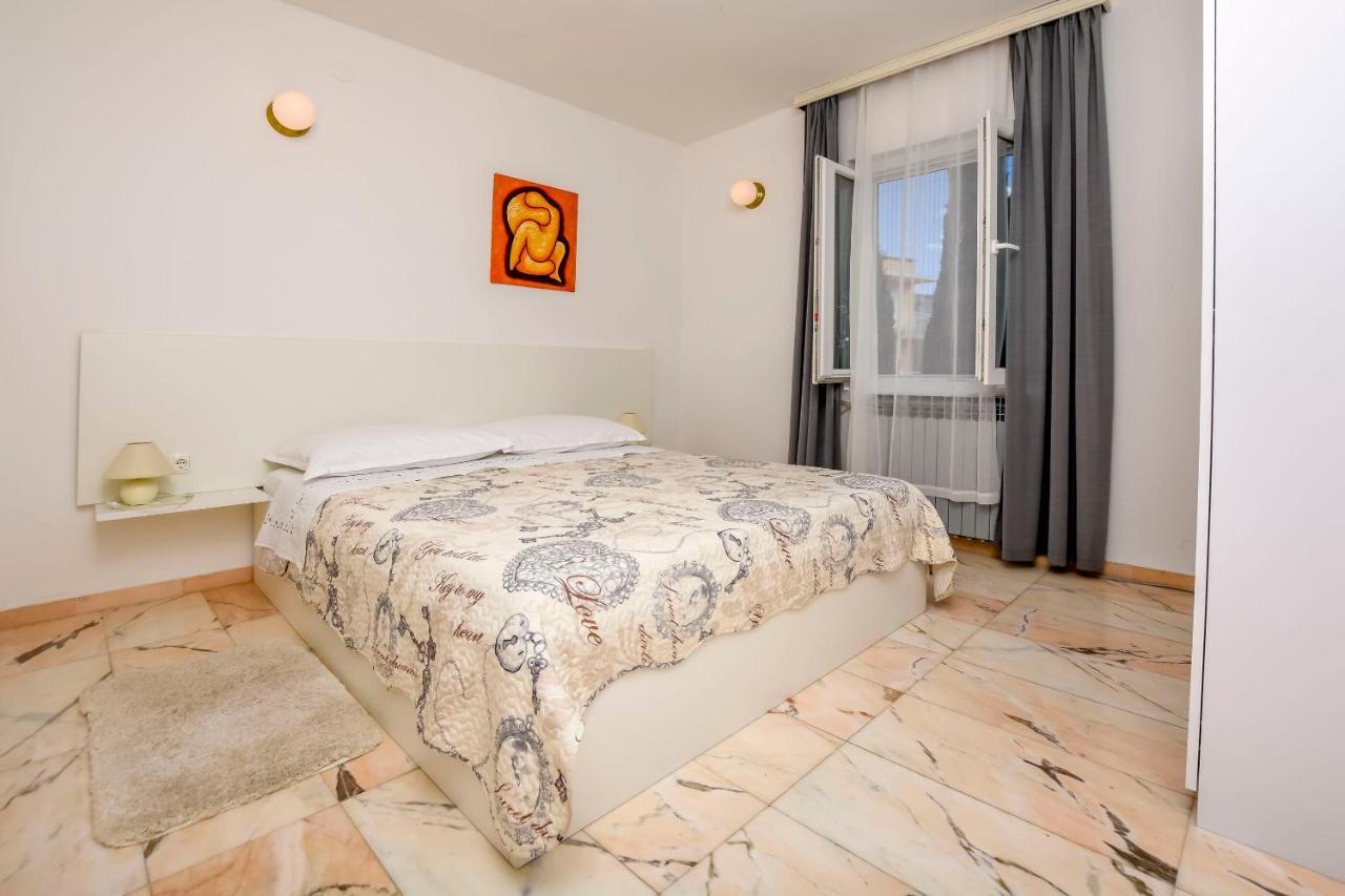 Apartmani Dajana Primosten Bagian luar foto