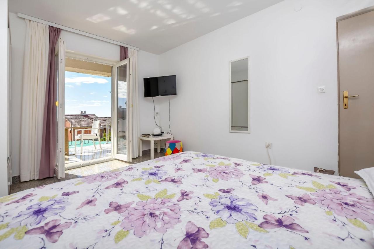 Apartmani Dajana Primosten Bagian luar foto